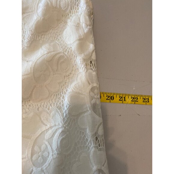 Buttons Sleeveless Ivory Lace Floral Shift Dress With Scalloped Hem - Picture 5 of 10